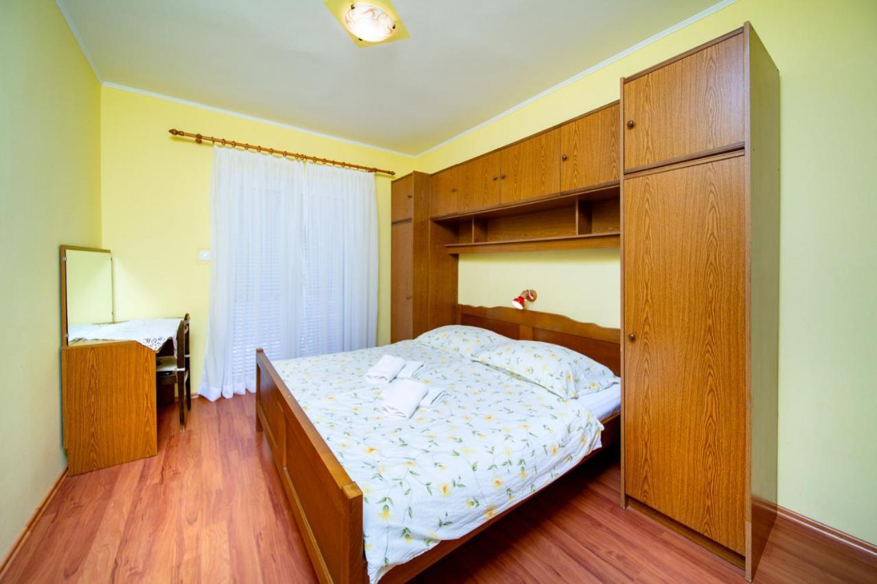 Kastell Apartments Lopar Exterior photo
